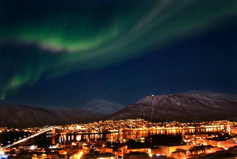 Mùa thu về đêm ở Oslo thật thơ mộng