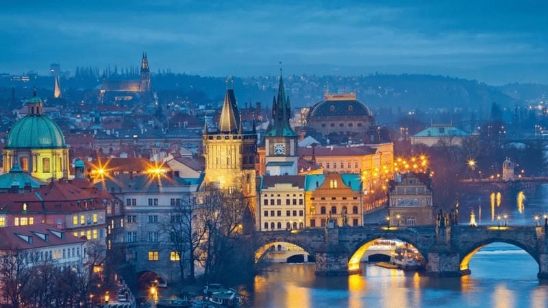Mùa thu về đêm ở Prague lung linh huyền ảo