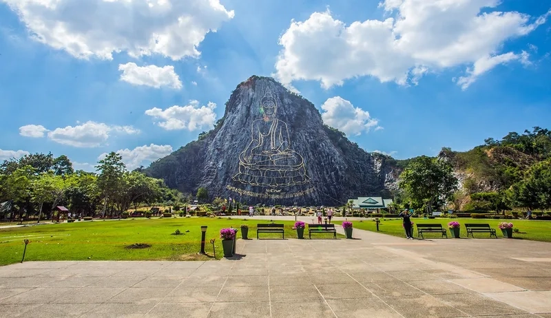 Nakhon Nayok nổi bật với khung cảnh núi rừng hùng vĩ