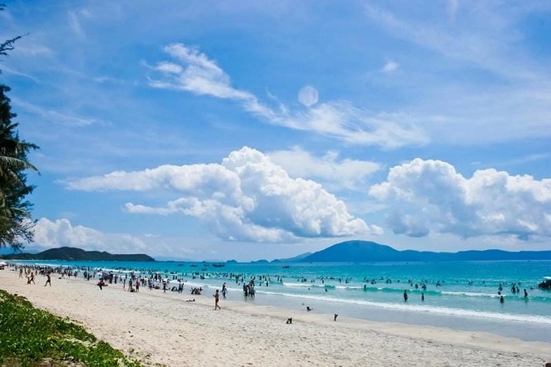 Nét quyến rũ từ biển xanh Hà Tĩnh mát lành