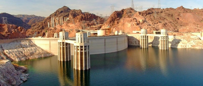 Ngắm nhìn Hoover Dam từ xa với góc rộng