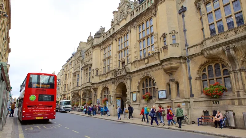 Ngắm nhìn kiến trúc Gothic tinh xảo của Oxford
