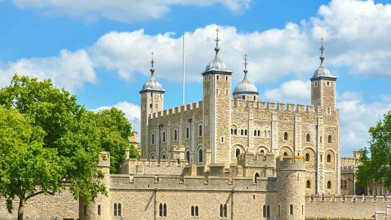 Ngắm Tháp London rực rỡ ánh vàng chiều