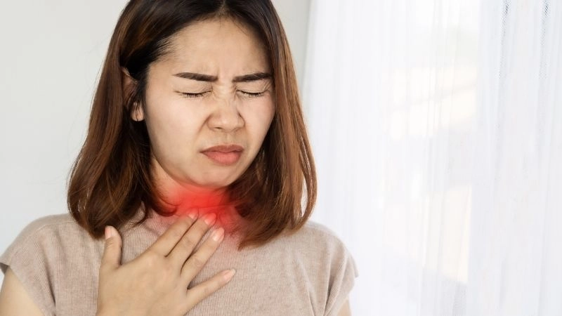 Nguyên nhân chính gây viêm họng là do tác động của các loại vi rút và vi khuẩn
