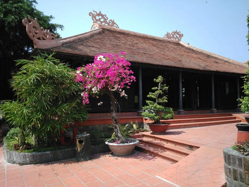 Nhà gỗ 3 gian tại Nghĩa Hưng, Nam Định với kiến trúc kẻ truyền tiền kẻ hậu bẩy và vì đốc chồng rường
