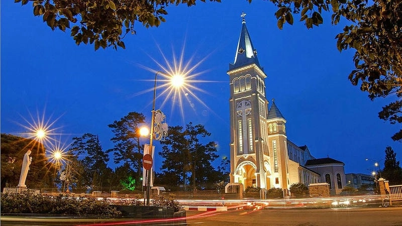 Nhà thờ Con Gà Đà Lạt với kiến trúc cổ kính