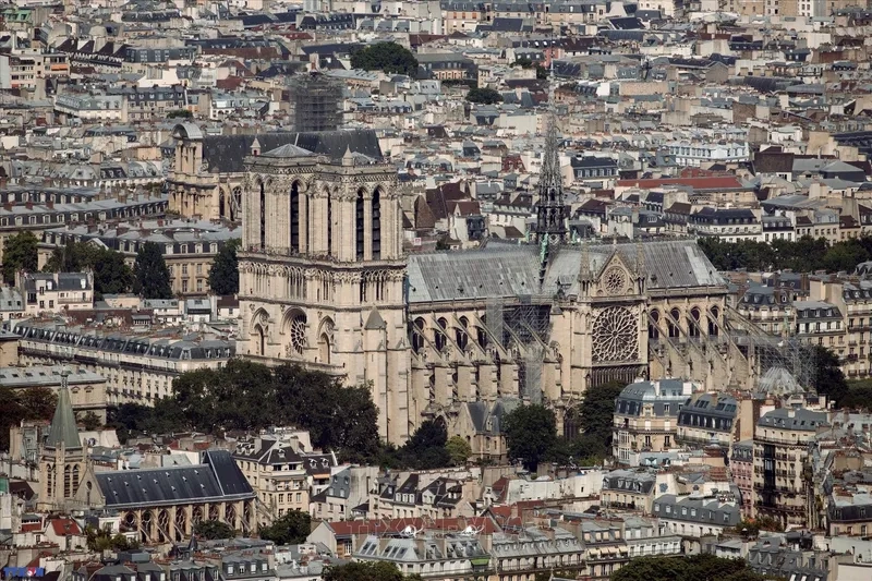 Nhà thờ Đức Bà Paris là biểu tượng lịch sử của nước Pháp