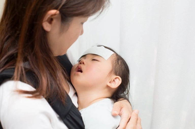 Nhiệt độ bình thường của trẻ sơ sinh: Khi nào cần lo lắng?