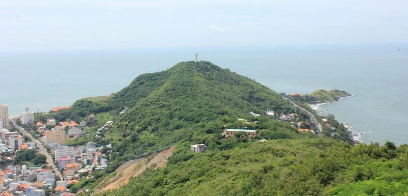 Núi Lớn Vũng Tàu xanh mát giữa Thành phố Vũng Tàu