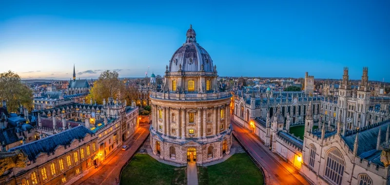 Oxford mang vẻ đẹp vượt thời gian và sang trọng