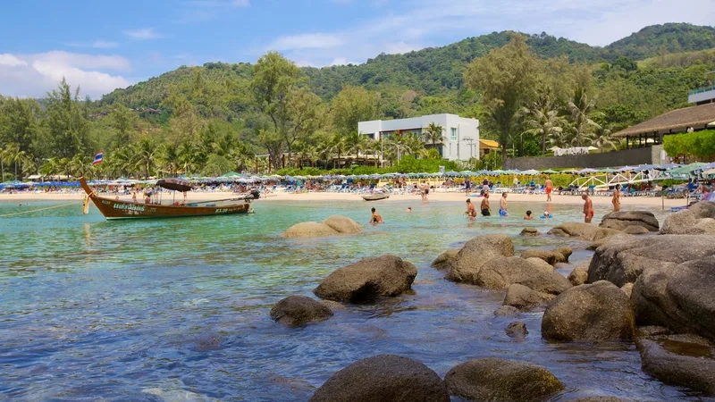 Pattani cuốn hút với làn nước biển trong xanh