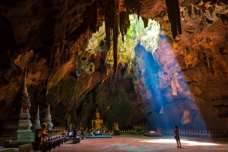 Phetchaburi có nhiều hang động kỳ bí