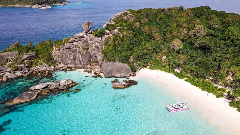 Similan Islands là quần đảo nổi tiếng thuộc tỉnh Phang Nga
