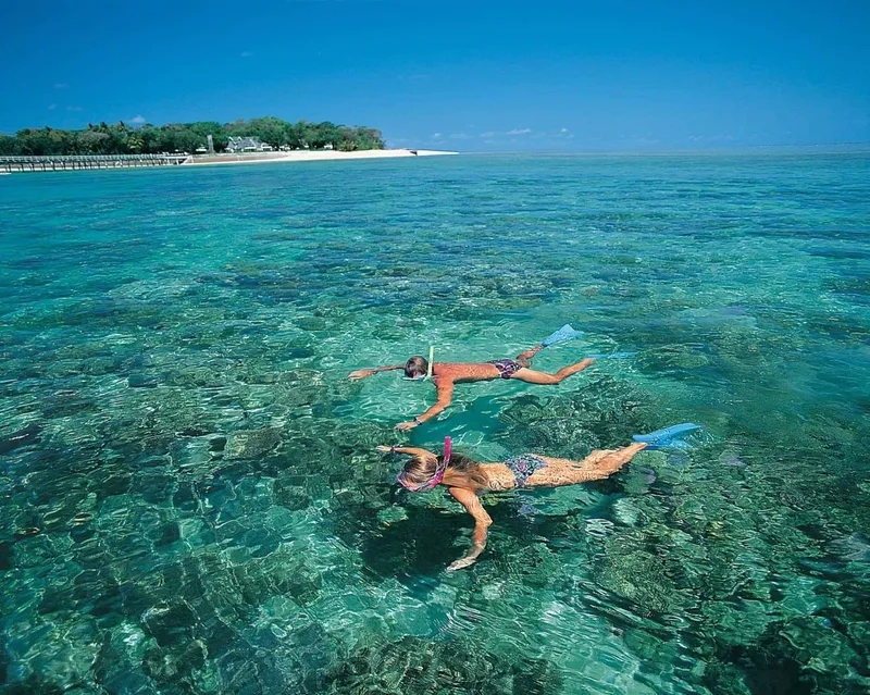 Sóng biển vỗ về nhẹ nhàng tại Đảo Koh Larn