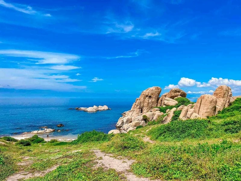 Sóng vỗ êm đềm tại Bãi biển Bình Thuận