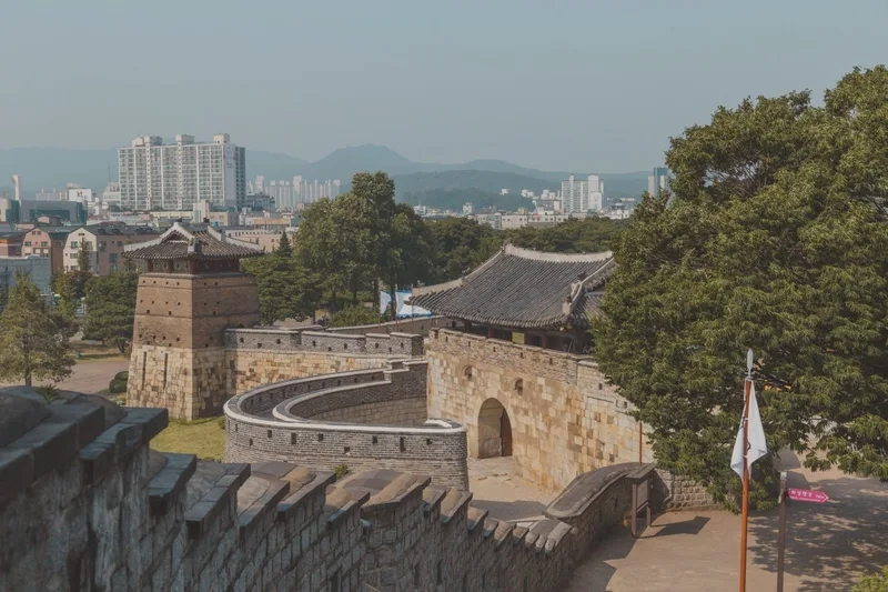 Suwon mang vẻ đẹp yên bình và lãng mạn