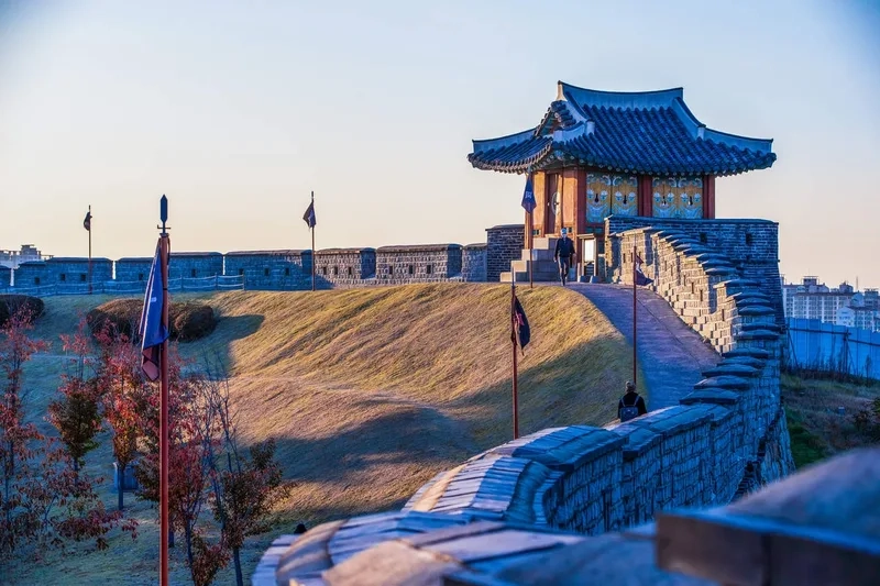 Suwon níu chân du khách bằng cảnh sắc tuyệt đẹp