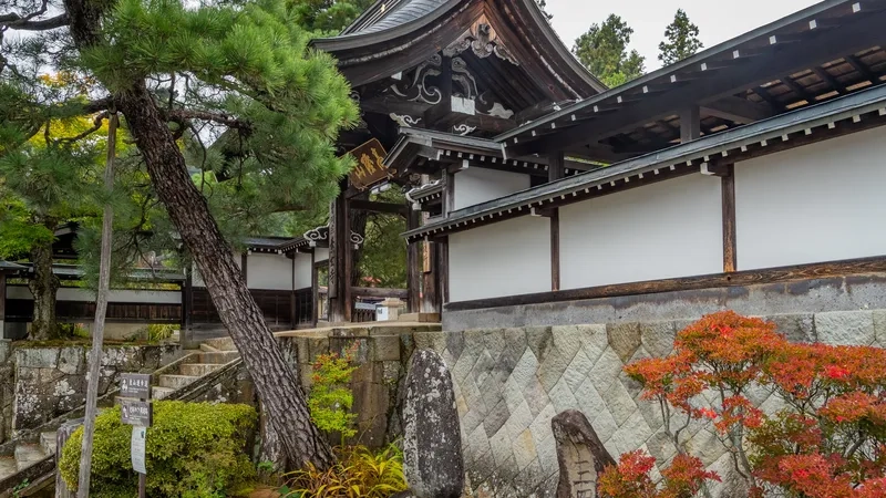 Takayama mang vẻ đẹp cổ kính giữa núi non Nhật Bản