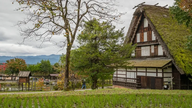 Takayama tĩnh lặng với những con phố cổ kính