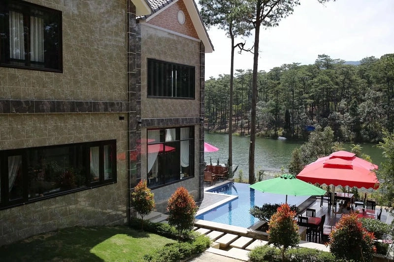 Tận hưởng Villa nghỉ dưỡng Đà Lạt với sân vườn xanh mát
