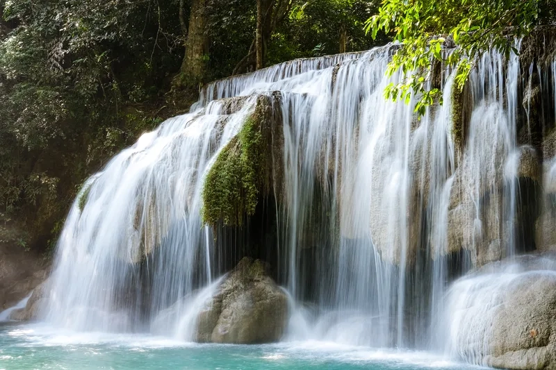 Thác Erawan là điểm đến không thể bỏ lỡ
