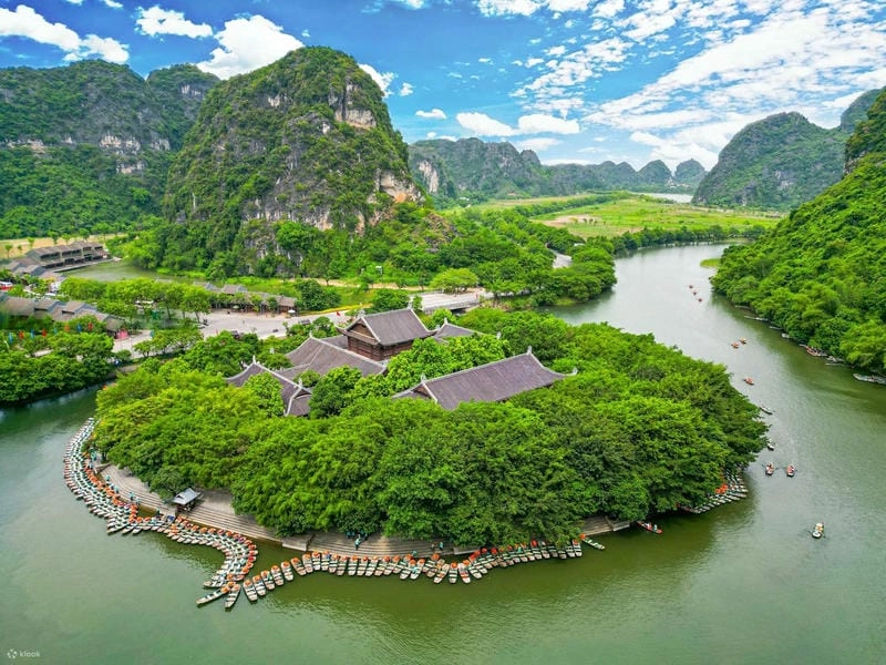 Thiên nhiên Ninh Bình – nơi đất trời hòa quyện