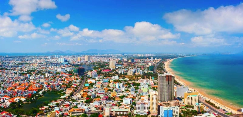 Thư giãn Vũng Tàu bên Bãi Sau với biển xanh mát