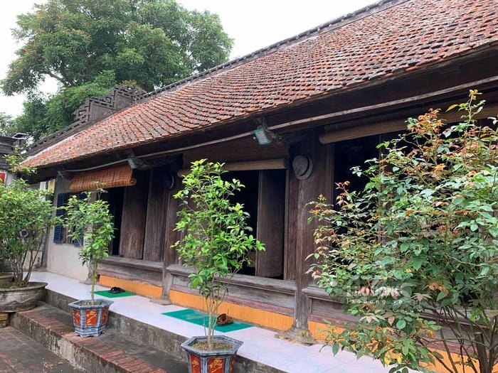 Thưởng thức hoàng hôn nhà cổ nhuộm sắc vàng ấm áp