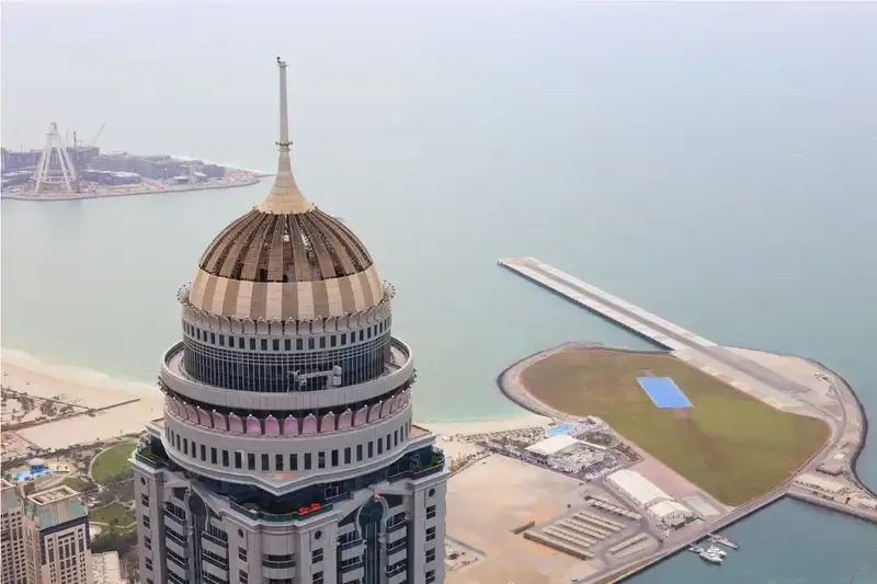 Thưởng thức Princess Tower Dubai ảnh ban ngày sáng rực rỡ
