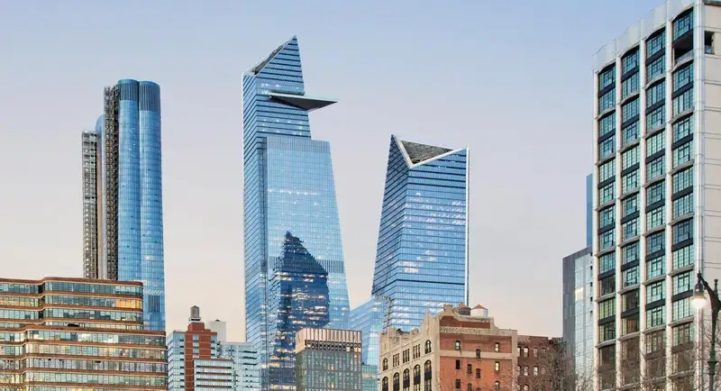 Tòa nhà chọc trời New York cao vút rực rỡ