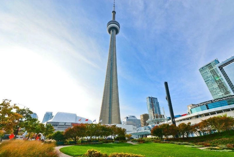 Toàn cảnh Toronto skyline CN Tower qua ống kính cực chất
