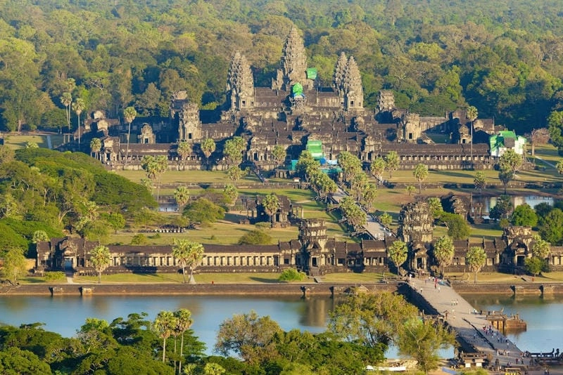 Toàn cảnh tuyệt đẹp Angkor Wat từ xa