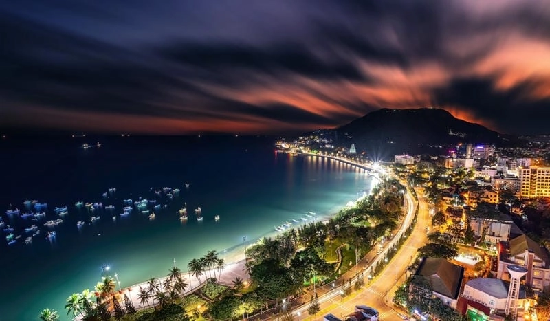 Trải nghiệm cảnh đêm trên thành phố biển Vũng Tàu 
