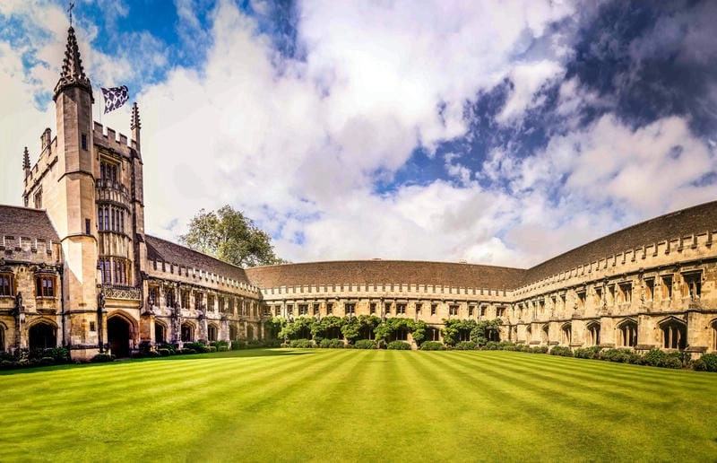 Trải nghiệm học tập tại Đại học Oxford với cơ sở vật chất hiện đại 