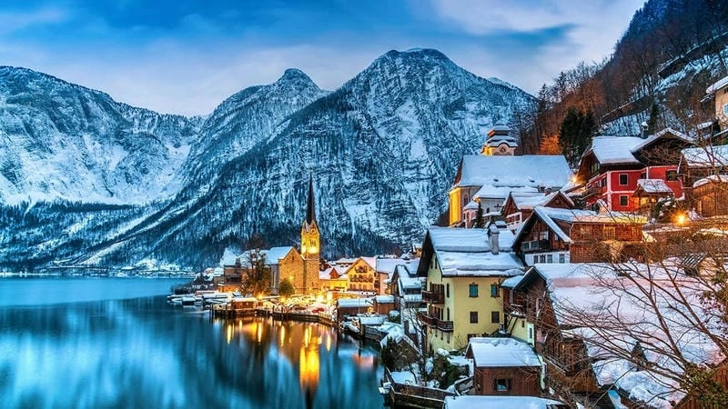 Trải nghiệm mùa đông tuyết rơi Hallstatt