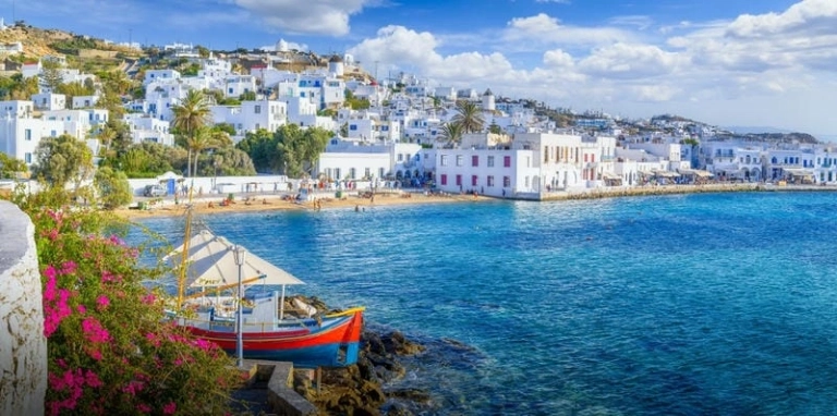 Trải nghiệm mùa hè bãi biển Mykonos Hy Lạp xanh trong rực nắng