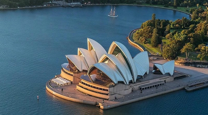 Trải nghiệm Sydney Opera House nhìn từ vịnh Sydney