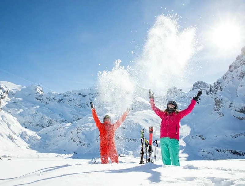 Trượt tuyết Alps là trải nghiệm không thể bỏ lỡ tại Thụy Sĩ.