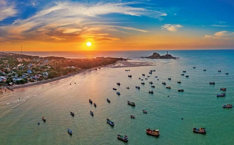 Tươi sáng rạng ngời bình minh biển Mũi Né