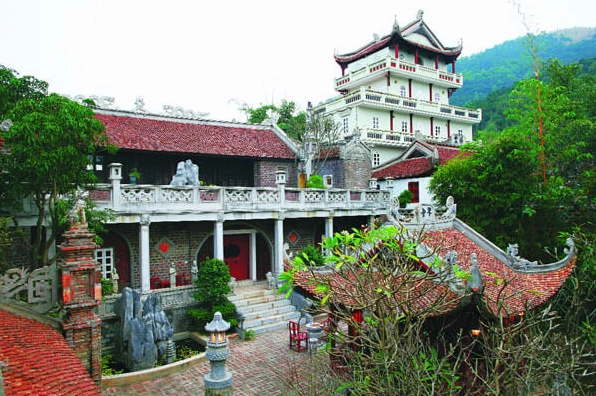 Việt Phủ Thành Chương: Khám Phá Di Sản Kiến Trúc và Văn Hóa Độc Đáo Tại Sóc Sơn